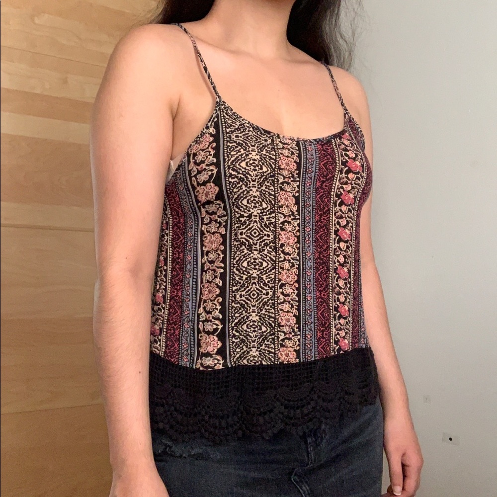 Floral Printed Lace Tank Top - Picture 3 of 12